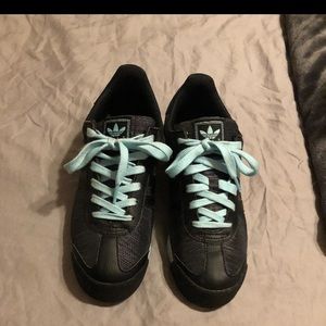 Adidas women 👠shoes